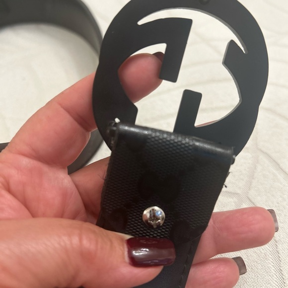 Gucci Men’s Shiny Imprime Monogram Interlocking Belt with Black GG Buckle - Picture 7 of 9